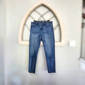 Calvin Klein Medium Wash Skinny Jean Size 4/27